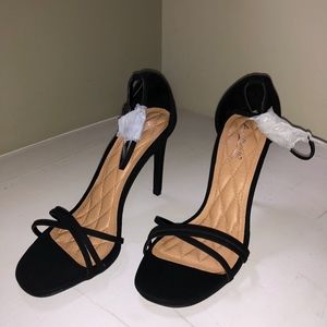 Black dainty 3" heel
